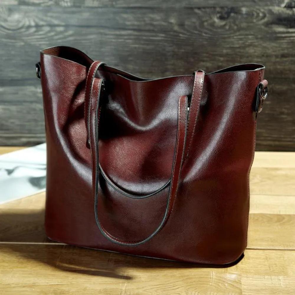 Nicole's Favourite: Vintage Shoulder Bag