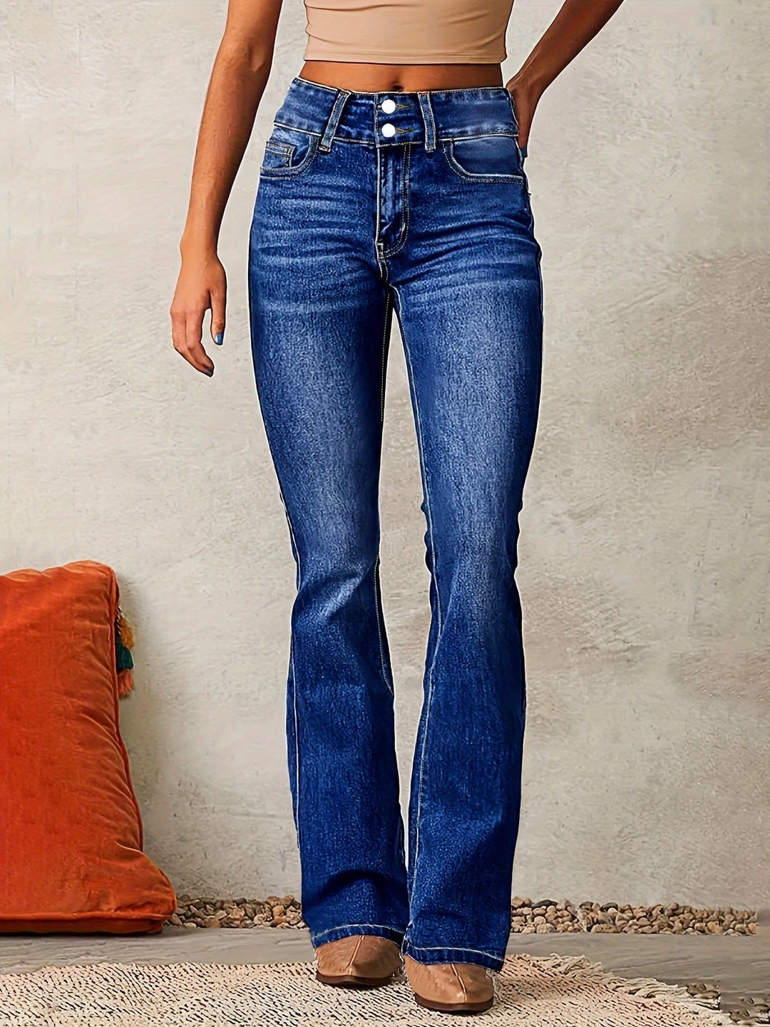 Marylène – High-Waisted Flared Jeans Trend